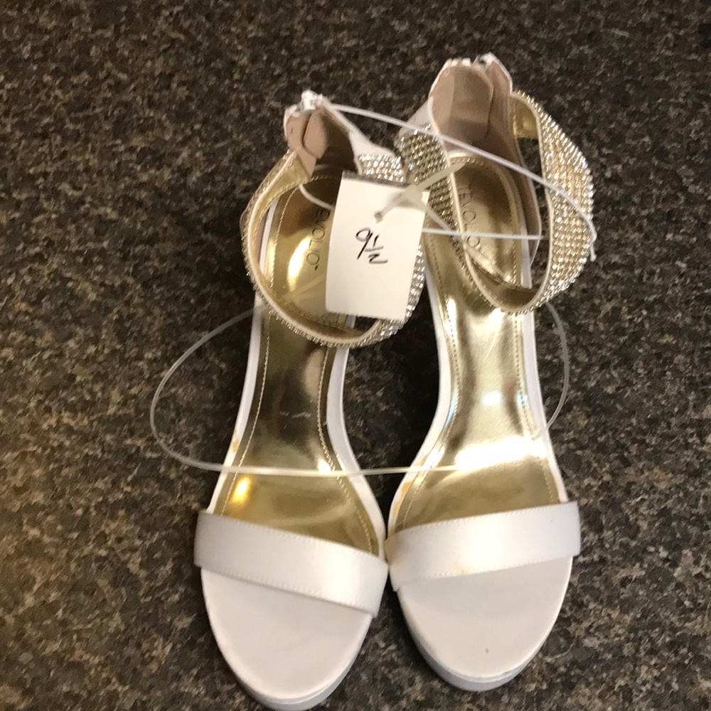 9 1/2 super adorable dressy classy sparkly strap